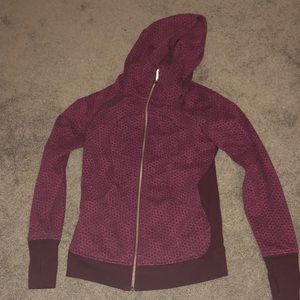 LULULEMON SWEATSHIRT